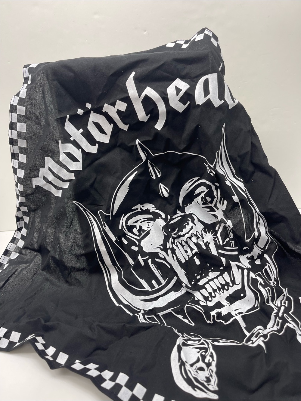 Vans MOTORHEAD Black Bandana Scarf with Silver Skull & Chain Graphic - Picture 10 of 12